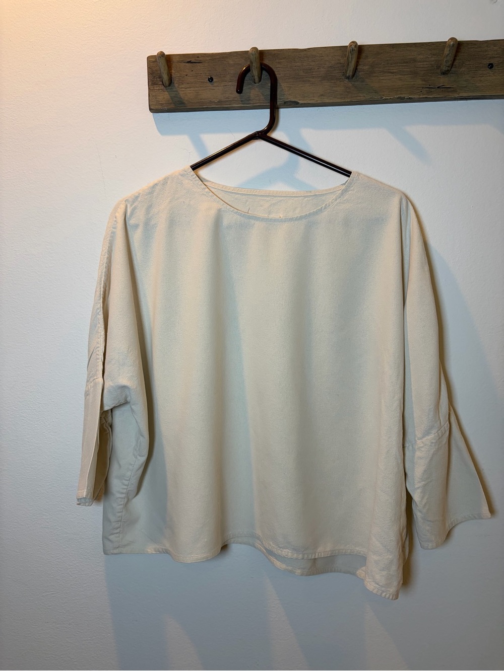 Jamie and the Jones raw silk T top size M